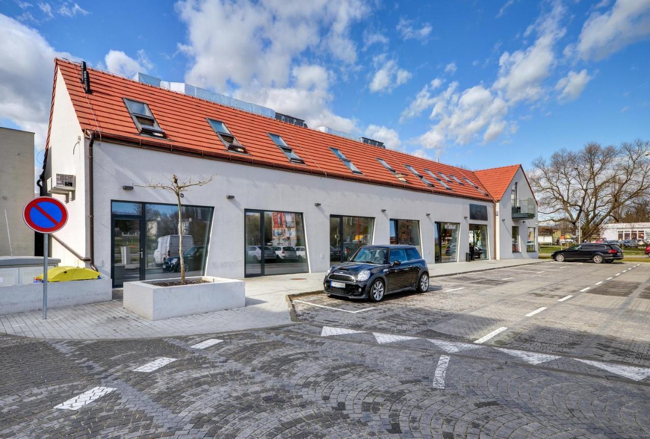 Penzion Elements Trnava Eksteriør billede